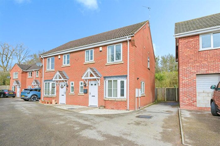 3 Bedroom Semi-Detached House For Sale In The Croft, Measham, DE12