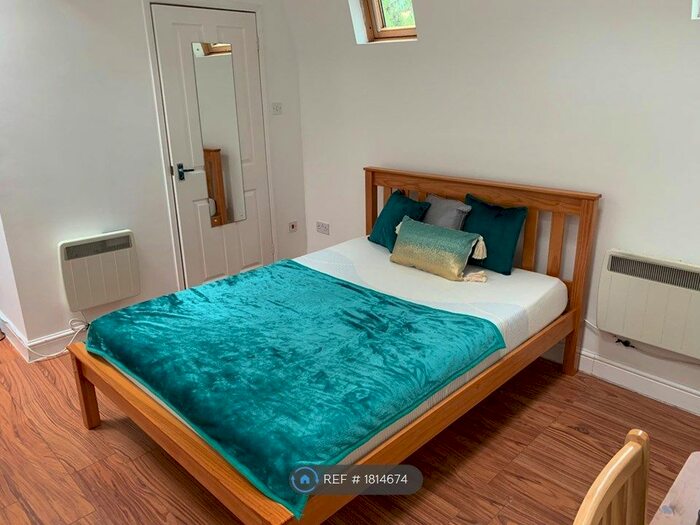 Studio To Rent In London, London, N19