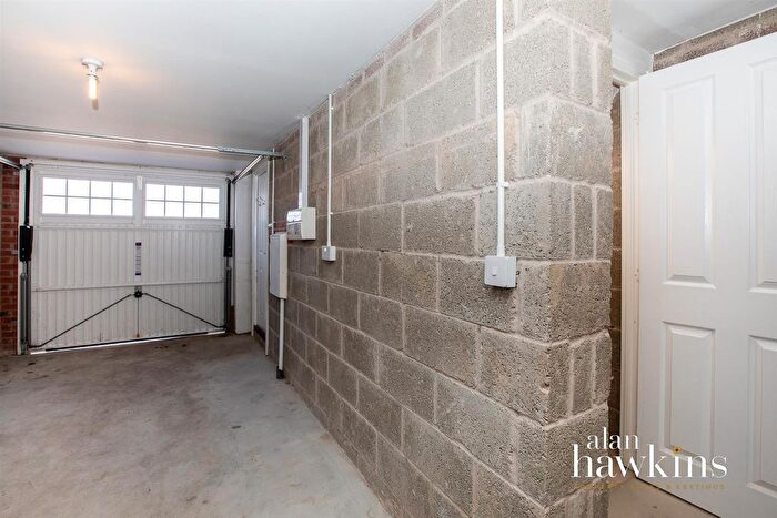 2 Bedroom Detached House For Sale In Buxton Way, Royal Wootton Bassett, Swindon, SN4