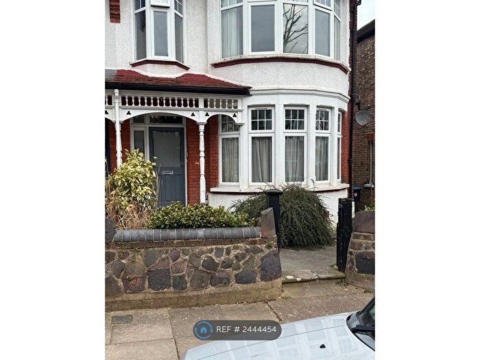 2 Bedroom Flat To Rent In Arlow Road, London, N21