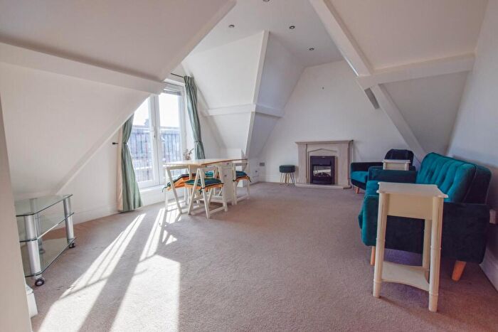 2 Bedroom Flat To Rent In Portchester Place, Bournemouth, BH8