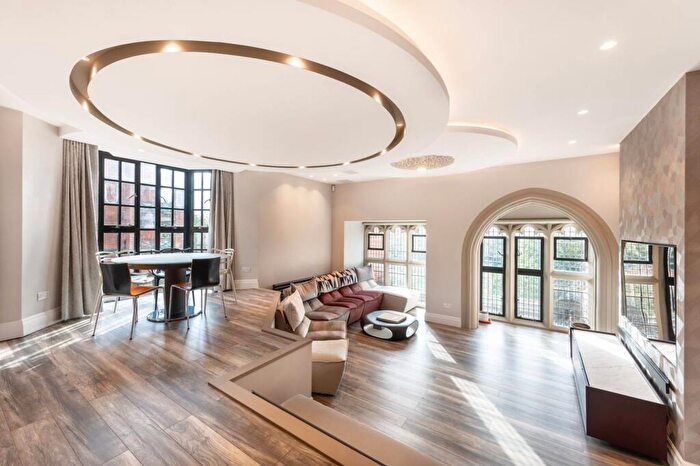 4 Bedroom Maisonette For Sale In Sudbury Hill, Harrow, HA1