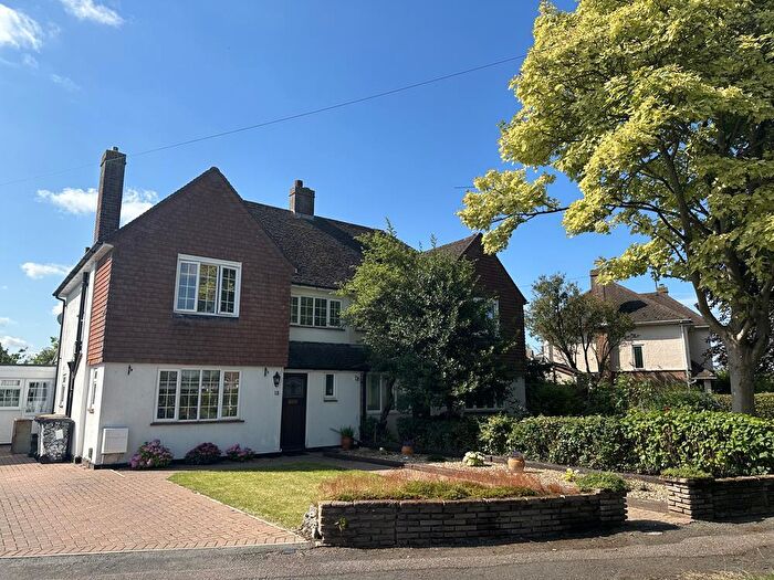 4 Bedroom Property To Rent In Poplar Avenue, Bedford, MK41