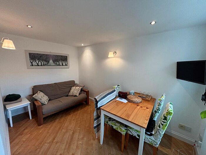 2 Bedroom House To Rent In The Court, Fore Street, EX4