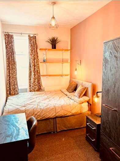 5 Bedroom End Of Terrace House To Rent In Bed Moseley Road, Fallowfield, Manchester, M14