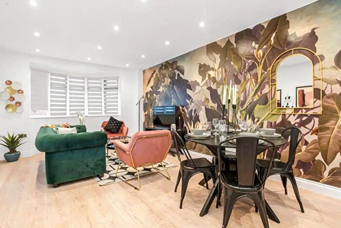 1 Bedroom Flat To Rent In Clammas Way, Uxbridge, UB8