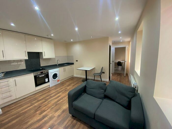 1 Bedroom Apartment To Rent In Brunswick Court, Leeds, LS2