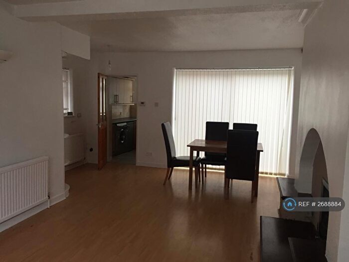 2 Bedroom Semi Detached House To Rent In Fife Avenue, Chadderton, Oldham, OL9