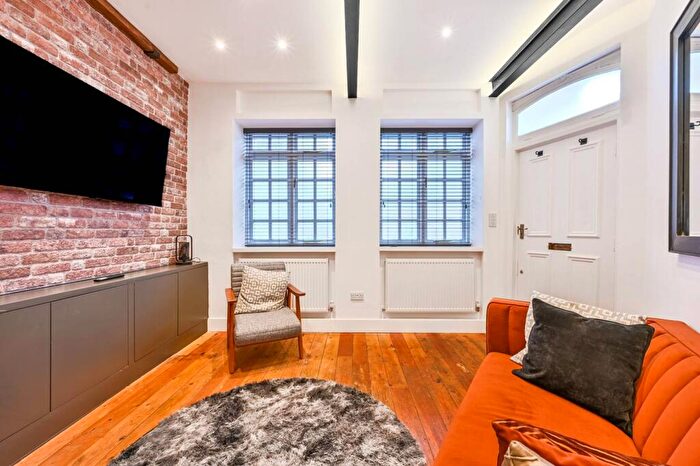 1 Bedroom Flat To Rent In Gibson Garden, Stoke Newington, London, N16