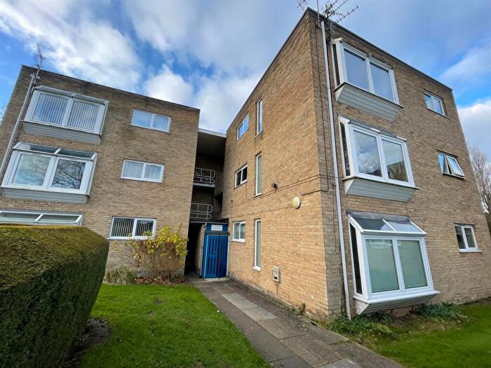 2 Bedroom Flat To Rent In Kings Close, Wirral, CH63