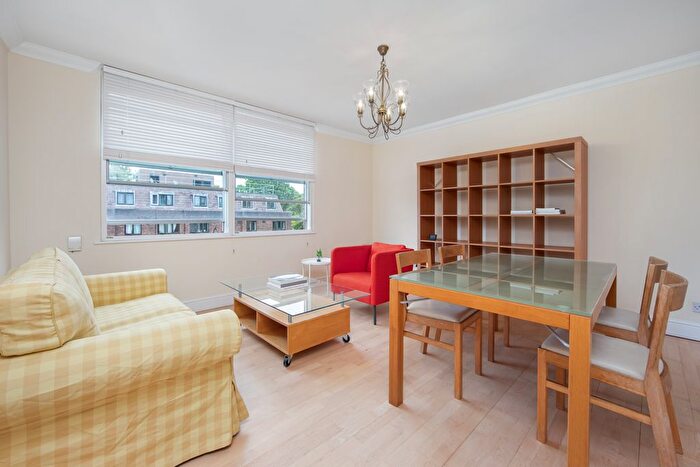 2 Bedroom Flat To Rent In Camden Road, Camden, London, NW1