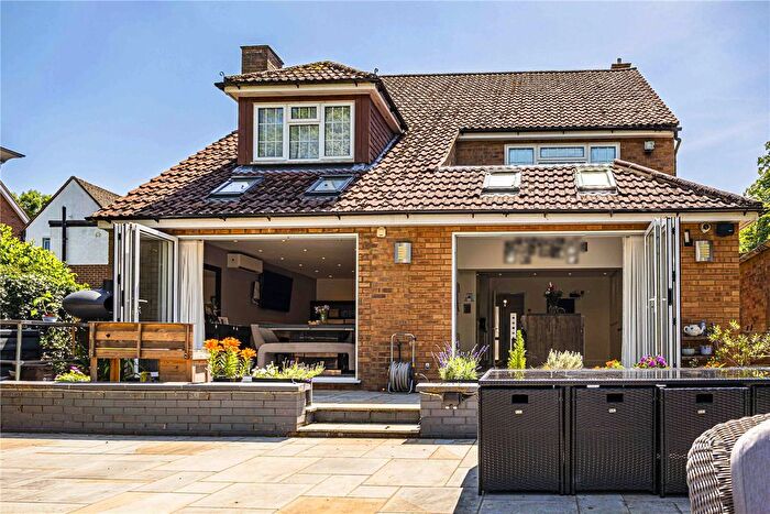 5 Bedroom Detached House For Sale In Common Road, Kensworth, Central Bedfordshire, LU6
