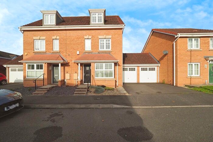 4 Bedroom Town House For Sale In Creamery Close, Nottingham, NG8