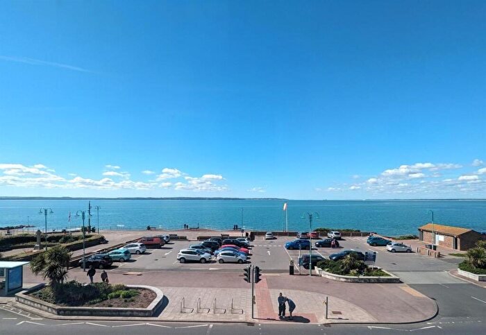 2 Bedroom Flat For Sale In Marine Parade West, Lee-On-The-Solent, PO13