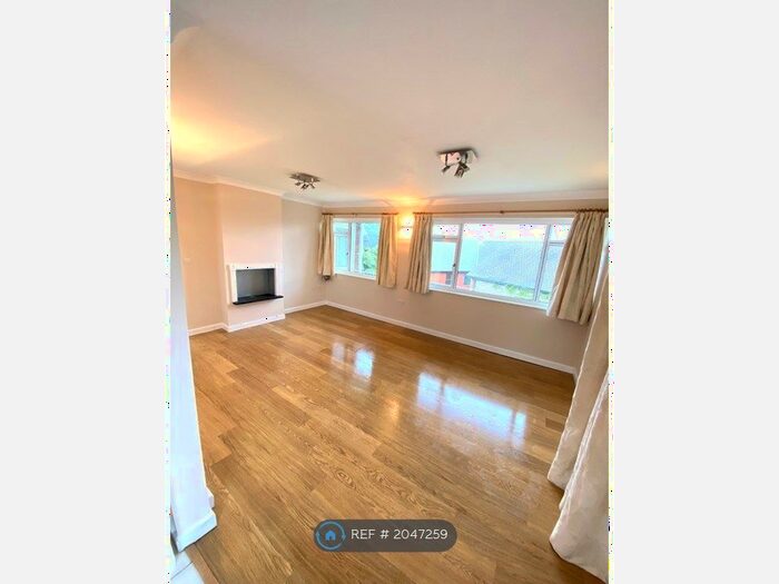 2 Bedroom Flat To Rent In Bredon Court, Exeter, EX2