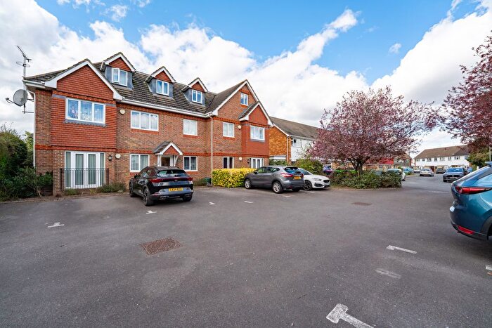 2 Bedroom Flat To Rent In Chertsey Road, Ashford, TW15