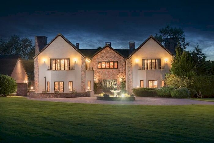 4 Bedroom Detached House For Sale In Westcott, Cullompton, EX15