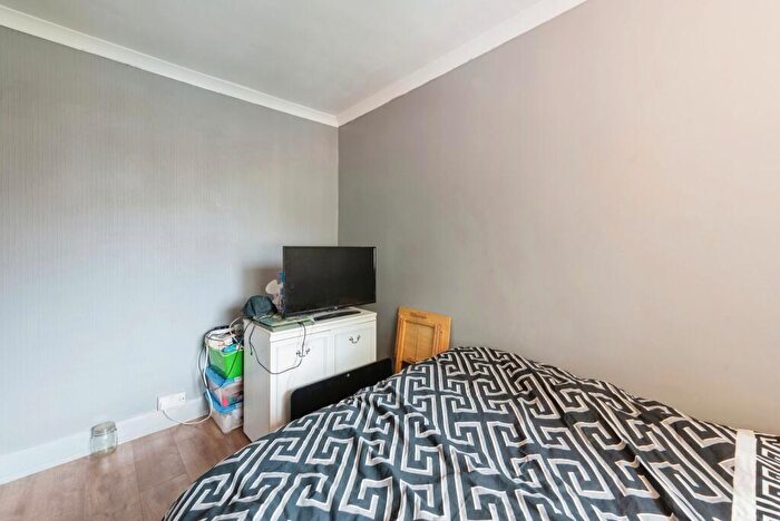 3 Bedroom Terraced House For Sale In Acacia Road, Southampton, Hampshire, SO19