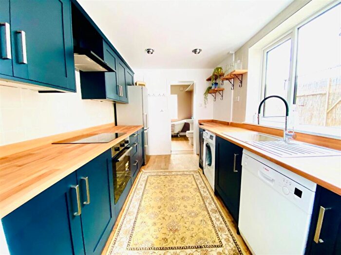 3 Bedroom Terraced House To Rent In Holmesdale Road, SE25