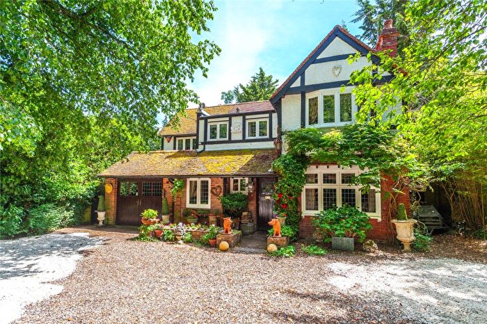 4 Bedroom Detached House For Sale In Sedgewell Road, Sonning Common, Reading, Oxfordshire, RG4