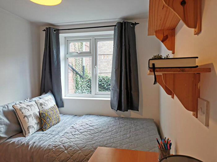 3 Bedroom Flat To Rent In Brymore Road, Canterbury, CT1