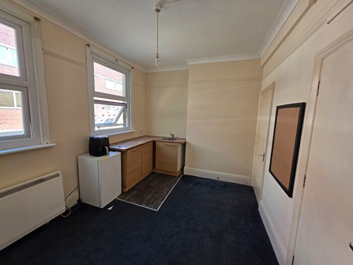 Studio To Rent In Ripple Road, Barking, Ilford, Ig1