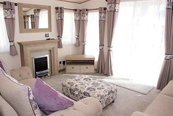 Mobile/park Home For Sale In Fen Lane, East Mersea, Colchester, CO5