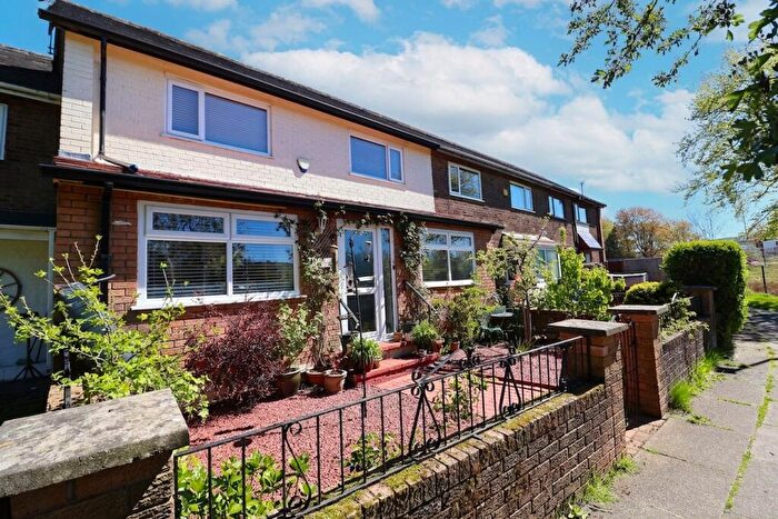 3 Bedroom Terraced House For Sale In Helston Walk, Hyde, SK14