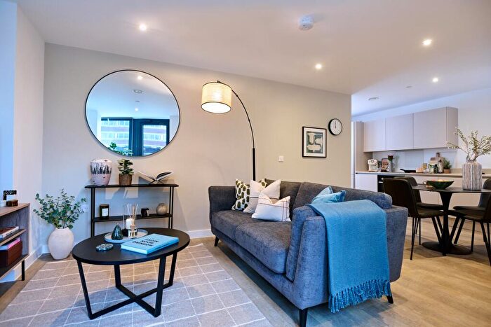 2 Bedroom Apartment To Rent In The Silver Yard, Birmingham Birmingham, B4