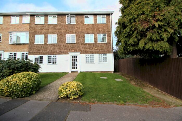 1 Bedroom Flat To Rent In Tavistock Road, Bromley, Kent, BR2