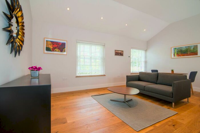 2 Bedroom Apartment To Rent In Railway Side, Barnes, London, SW13
