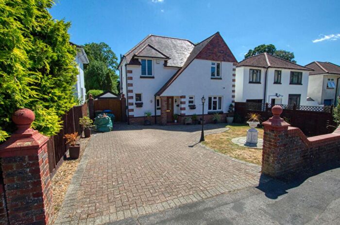 3 Bedroom Detached House For Sale In Douglas Crescent, Southampton, City Of Southampton, SO19