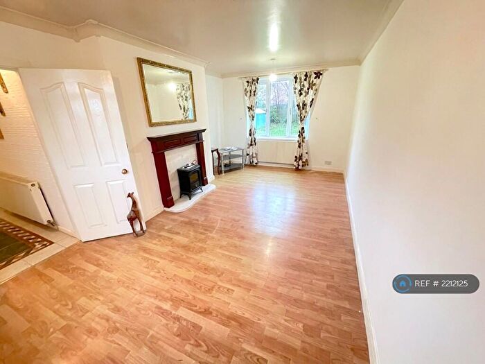 4 Bedroom Semi-Detached House To Rent In Windermere Road, Middleton, Manchester, M24