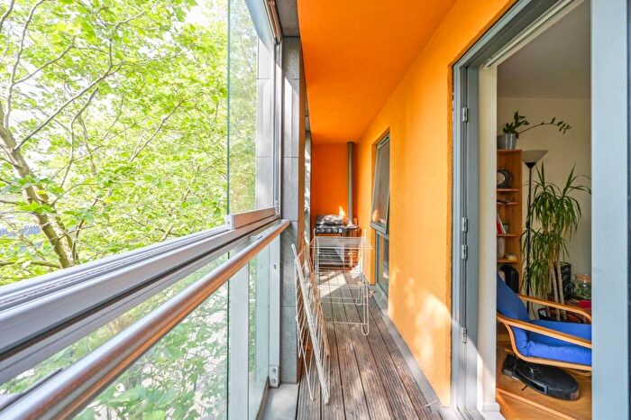 3 Bedroom Flat To Rent In Crowder Street, Shadwell, London, E1