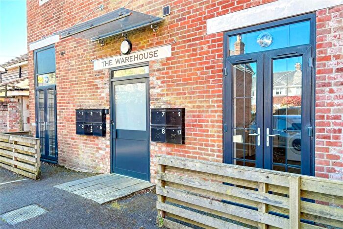 1 Bedroom Apartment For Sale In Western Road, Lymington, Hampshire, SO41