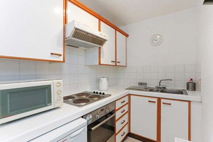 Studio To Rent In Carrara Wharf, Ranelagh Gardens, London, SW6