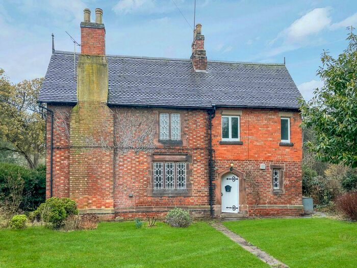 3 Bedroom Semi-Detached House For Sale In Main Road, Elvaston, DE72