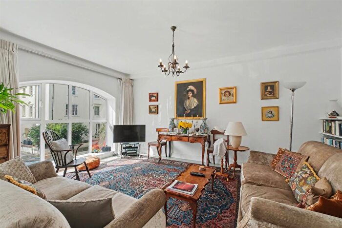 3 Bedroom Apartment For Sale In Gloucester Avenue, Primrose Hill, London, NW3