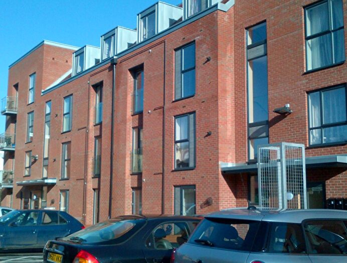 2 Bedroom Flat To Rent In Candleford Court, Buckingham, MK18