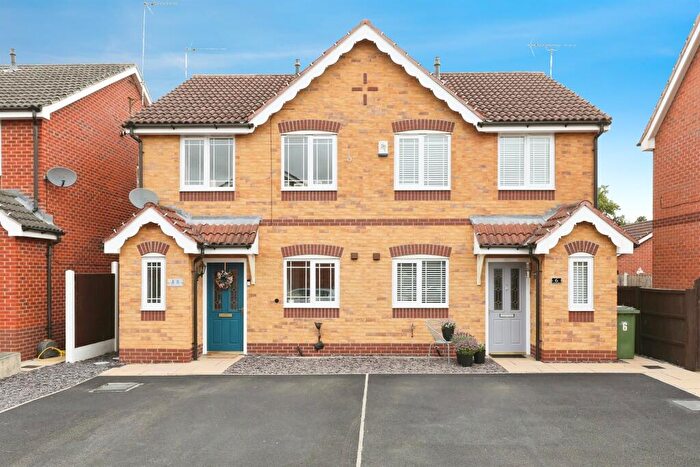 3 Bedroom Semi-Detached House For Sale In Oakham Drive, Carlton-In-Lindrick, Worksop, S81