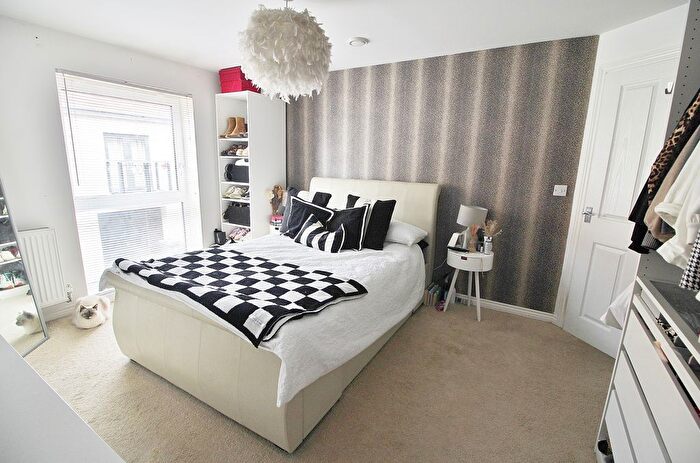 2 Bedroom Detached House For Sale In Saddleback Road, Waterlooville, PO7