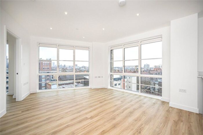 2 Bedroom Flat For Sale In Witan Street, London, E2