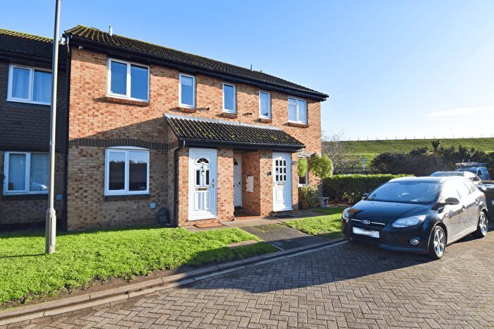 1 Bedroom Maisonette For Sale In Telford Drive, Walton-On-Thames, KT12