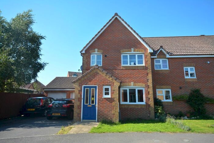 3 Bedroom Semi-Detached House To Rent In Admiral Way, PO31