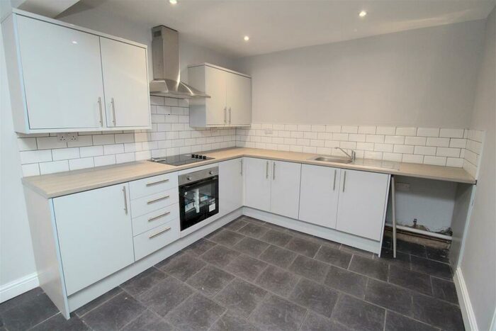 3 Bedroom End Of Terrace House To Rent In Alexandra Road, Gelli, Pentre, CF41