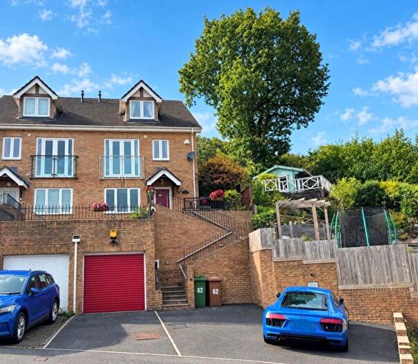 4 Bedroom Property For Sale In Woodside Walk, Cross Keys, NP11