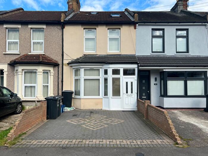 6 Bedroom Terraced House To Rent In Thorold Road, Ilford, IG1