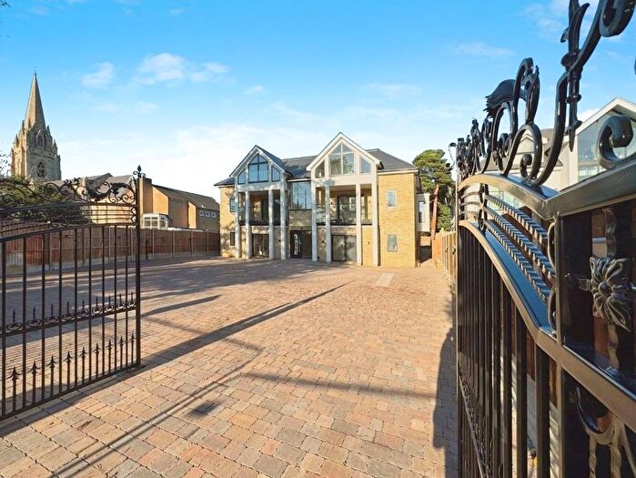 2 Bedroom Flat To Rent In Bickley Park Road, Bickley, Bromley, BR1