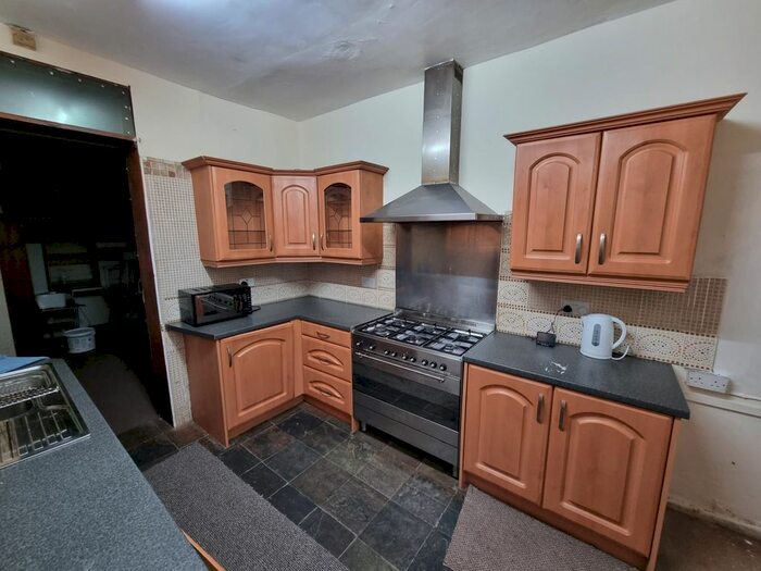 4 Bedroom Terraced House To Rent In Haydn Avenue, Manchester, M14