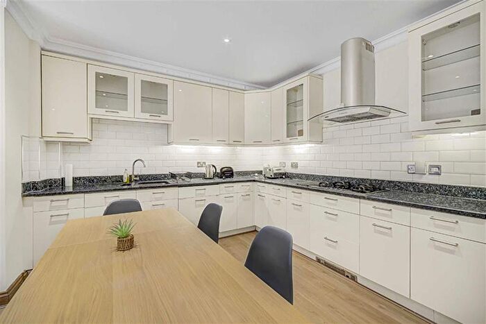 5 Bedroom Terraced House To Rent In Tunnel Avenue, Greenwich, SE10